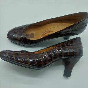 Sofft •  Leather Tortoise Brown Patent kitten heels Pumps 9.5